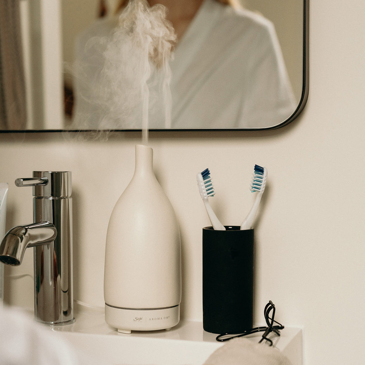 Aroma Om | White